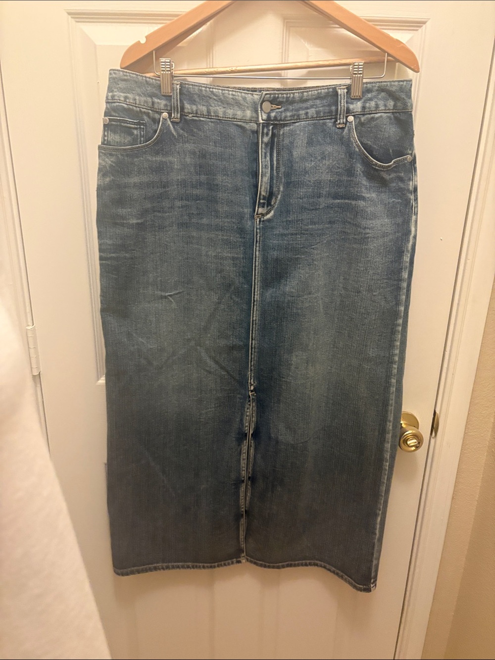 Chico's Faded Blue Denim Flared Maxi Skirt A126 size 2.5 (14)